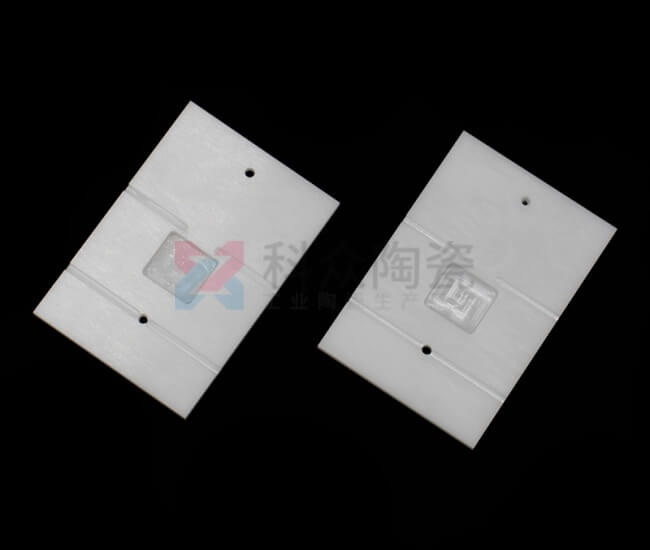 耐磨陶瓷的韌性和強(qiáng)度應(yīng)該怎么提高呢？（圖）